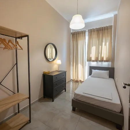 Downtown Suite, 5min To Beach