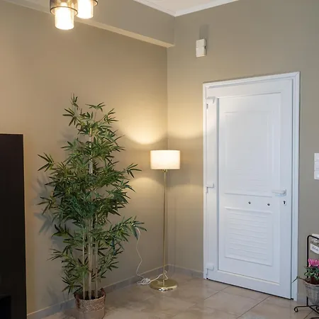 Downtown Suite, 5min To Beach