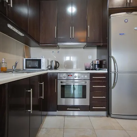 Downtown Suite, 5min To Beach Apartament