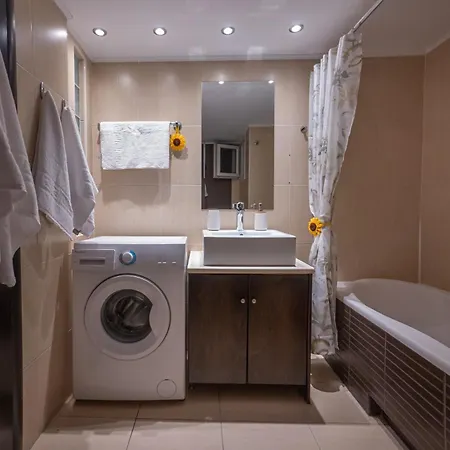 Downtown Suite, 5min To Beach Apartament